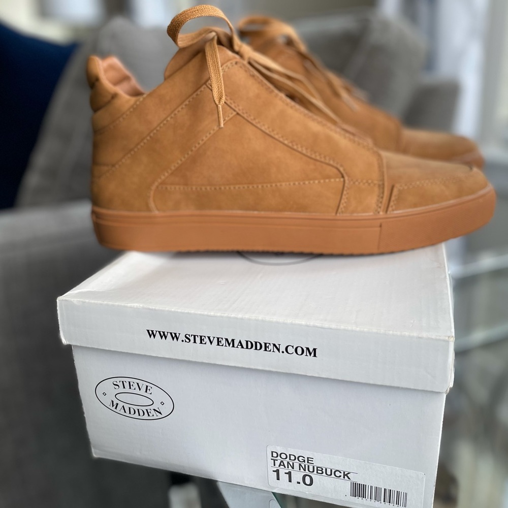 Steve Madden Dodge Tan Nubuck Sneaker